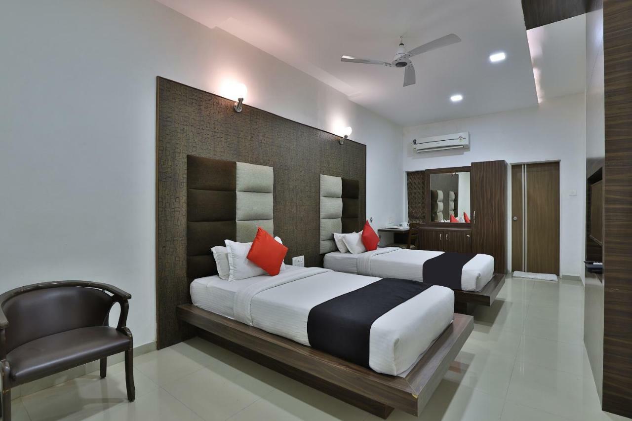 Banyan Paradise Resort Vadodara Exterior foto