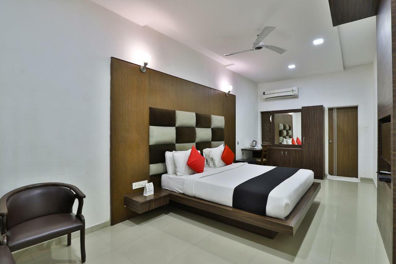 Banyan Paradise Resort Vadodara Exterior foto